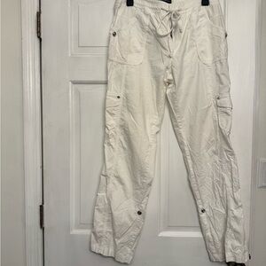 INC International Concepts Y2K Womem’s white Cargo Pants